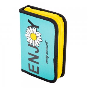 Penar Echipat Daco cu Fermoar, Model Enjoy Every Moment, Dimensiuni 19.5x13x4 cm, Culoare Albastru Penar Echipat Daco cu Fermoar, Model Enjoy Every Moment, Dimensiuni 19.5x13x4 cm, Culoare Albastru