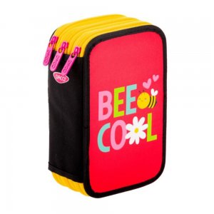 Penar Neechipat Daco cu 3 Fermoare, Model Bee Cool, Dimensiuni 19.5x13x7.5 cm, Material Poliester, Culoare Rosu Penar Neechipat Daco cu 3 Fermoare, Model Bee Cool, Dimensiuni 19.5x13x7.5 cm, Material Poliester, Culoare Rosu