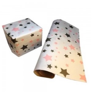 Hartie pentru Cadouri in Rola, Model Pink Star, 70cm x 250m, 10 Kg/Rola, Material LWC 57 g/m² Hartie pentru Cadouri in Rola, Model Pink Star, 70cm x 250m, 10 Kg/Rola, Material LWC 57 g/m²