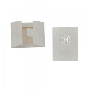 Truse Cusut Hotel, 50 Buc/Set, Ac, Ata, Nasturi si Ac de Siguranta, Multicolor, Trusa pentru Cusut Hotel, Seturi de Cusut pentru Hoteluri, Trusa de Cusut Voiaj, Mini Trusa de Cusut, Truse Mici de Cusut, Consumabile Hotel, Trusa de Cusut Portabila